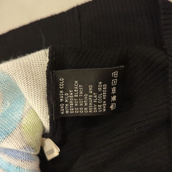 Women's EUC XL August Silk sweater top - Picture 8 of 9